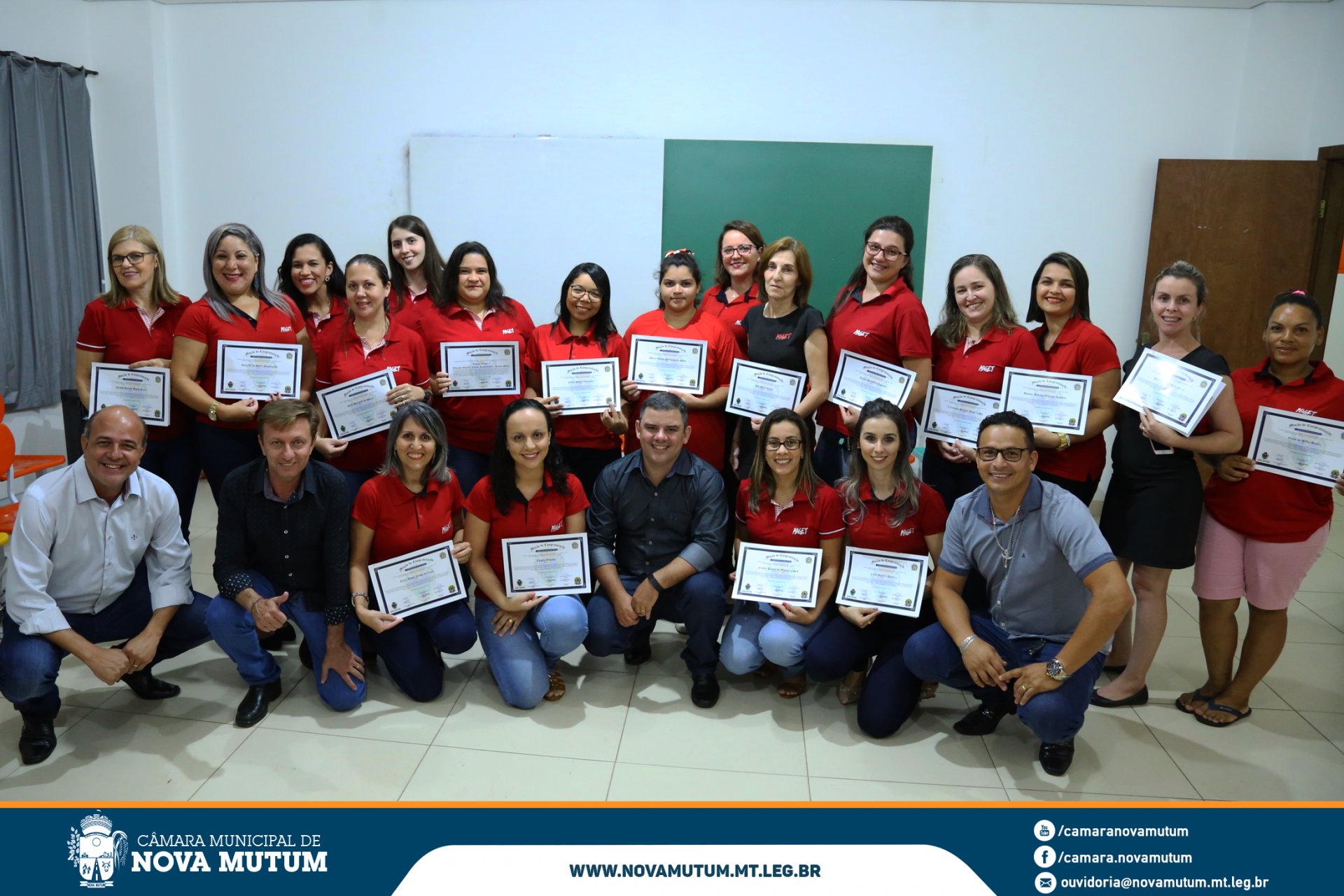 PROFESSORES E COLABORADORES DA ESCOLA PIAGET S O HOMENAGEADOS PELO