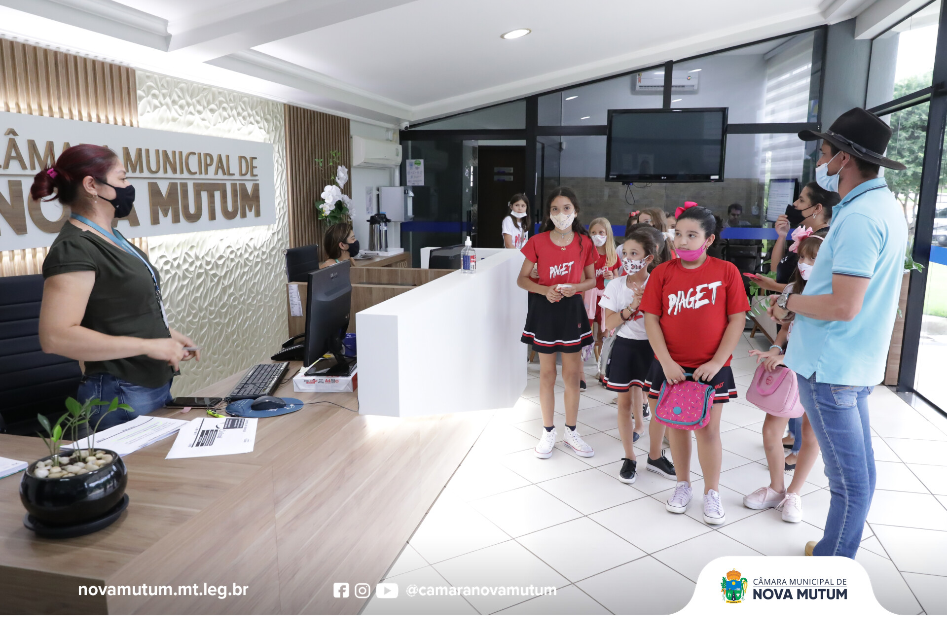 Alunos da Escola Piaget fazem visita a C mara Municipal